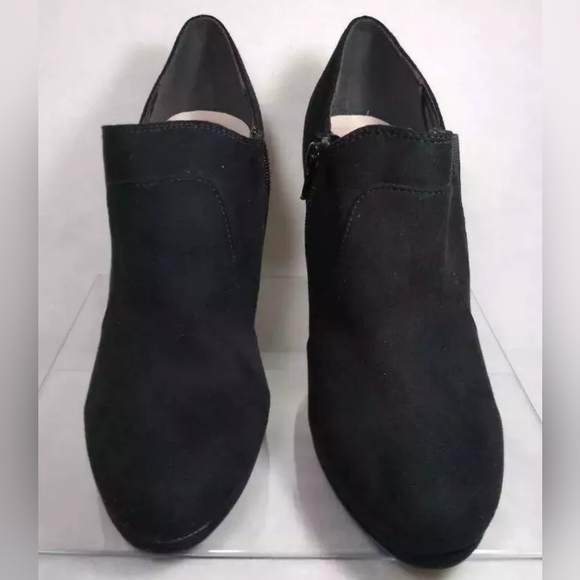 Fergie Womens Cacey Ankle Booties Black Almond Toe Side Zipper 9 M New - Picture 2 of 12